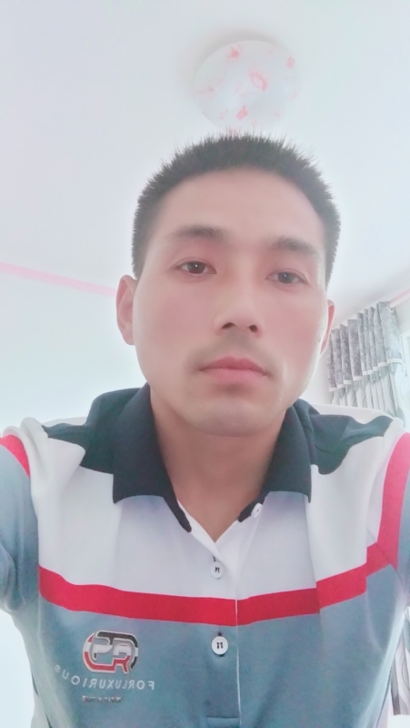 染红尘世的第一张照片--十堰中老年相亲网